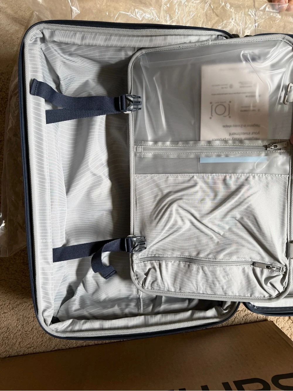 Samsonite OUTLINE PRO GLOBAL CARRY-ON SPINNER